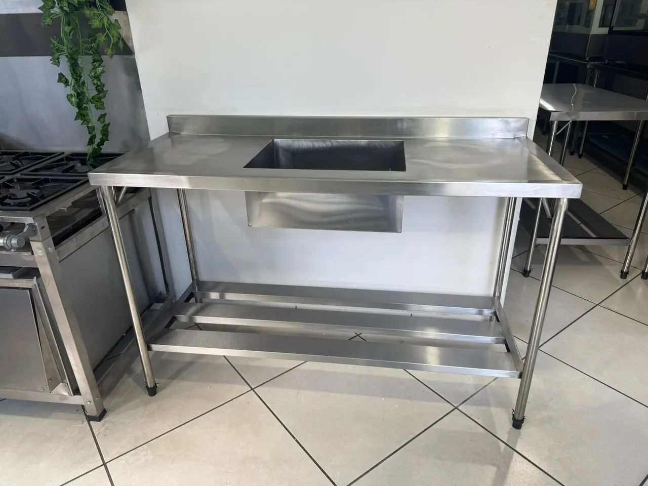 Mesa de Aço Inox com Cuba para Cozinha - Foto 3