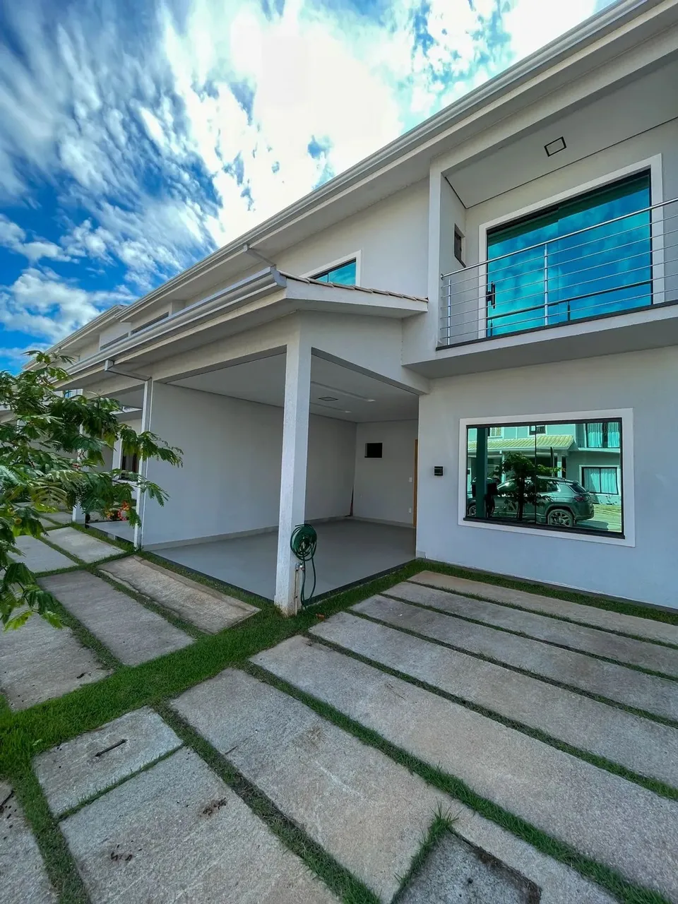 Lindo Sobrado, a Resid Parintins com 3 suites, Financiavel !