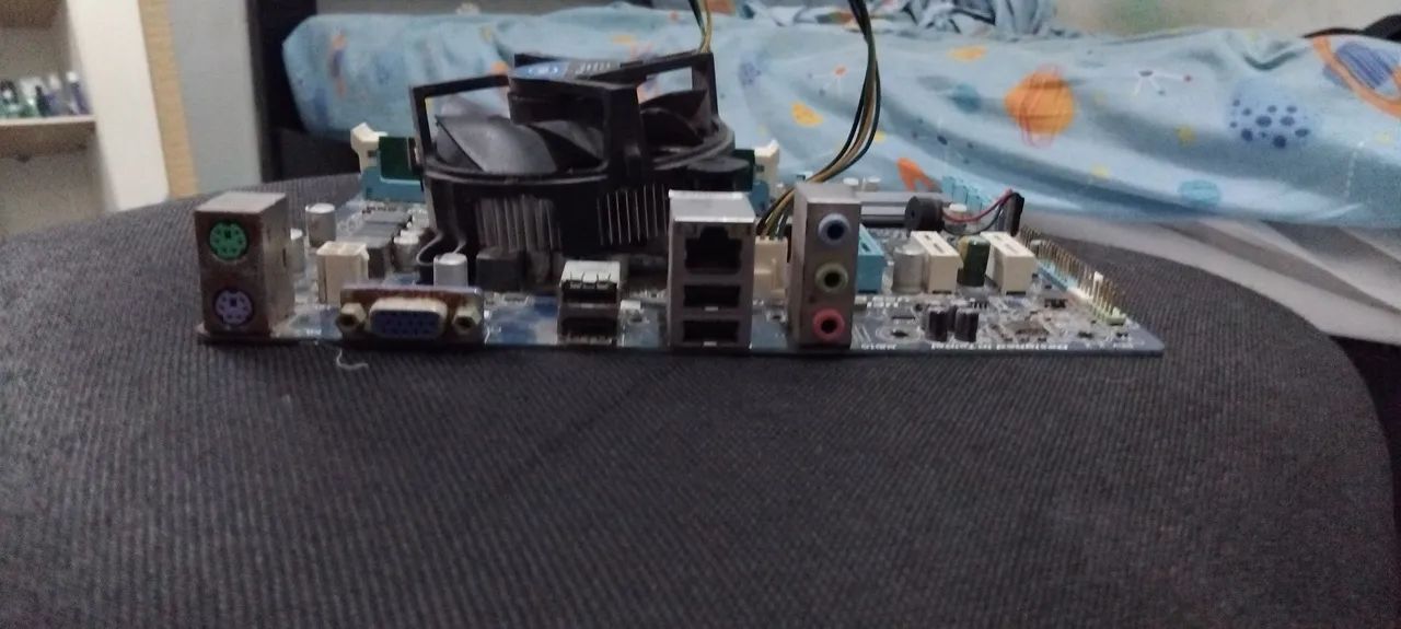 Placa mãe GIGABYTE com defeito. - Foto 4