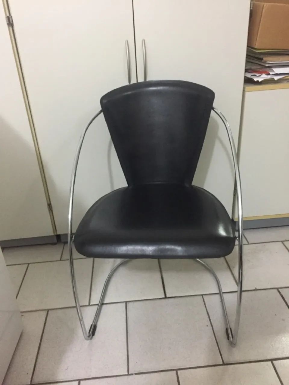 Cadeira para escritório com design moderno - Foto 2