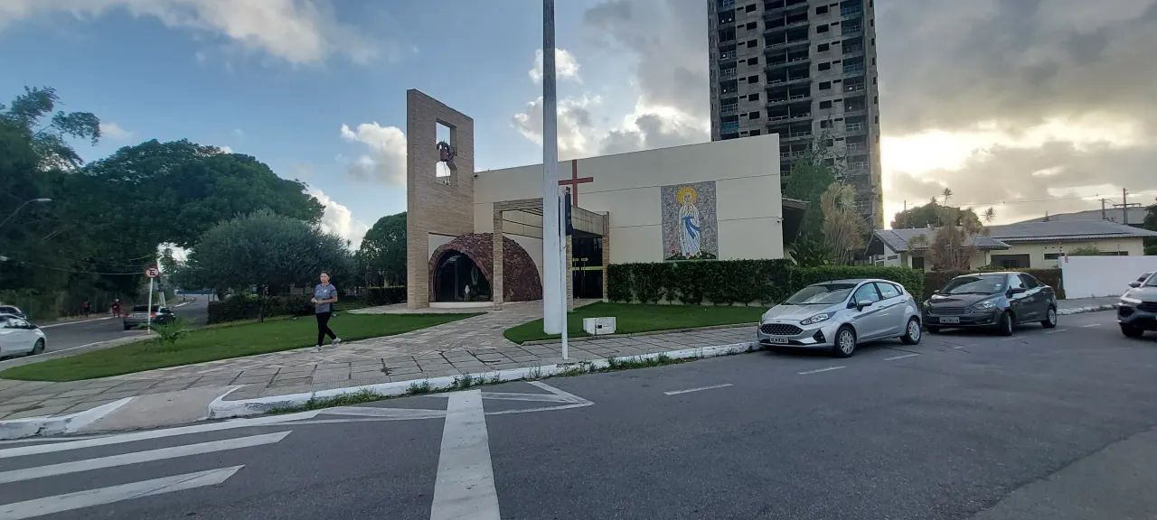 Imóvel para venda possui 700 metros quadrados em Gruta de Lourdes - Maceió - AL