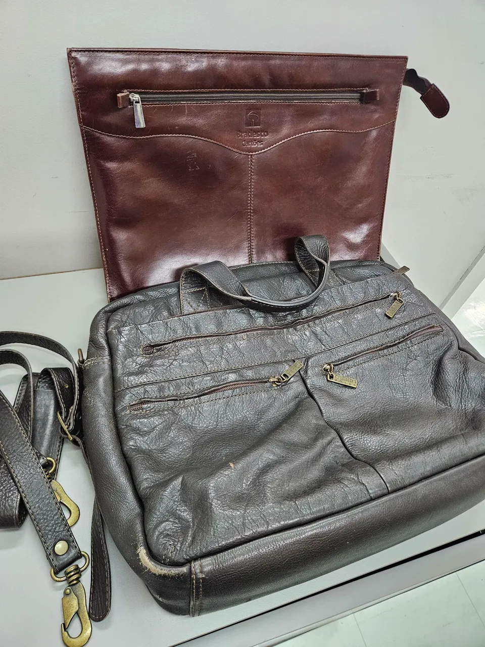 Conjunto de Bolsas de Couro Elegantes