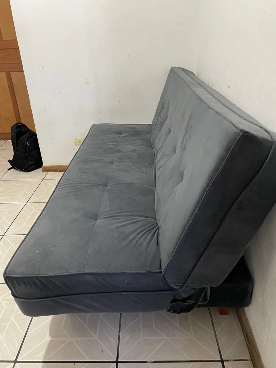 Sofá Cama Cinza Confortável e Moderno