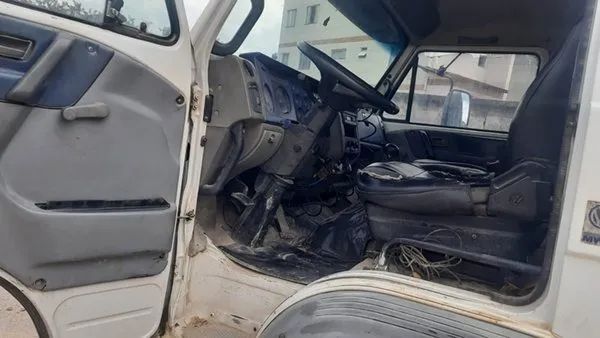 VW 13180 toco 4x2 ano 2004 com caçamba  - Foto 11