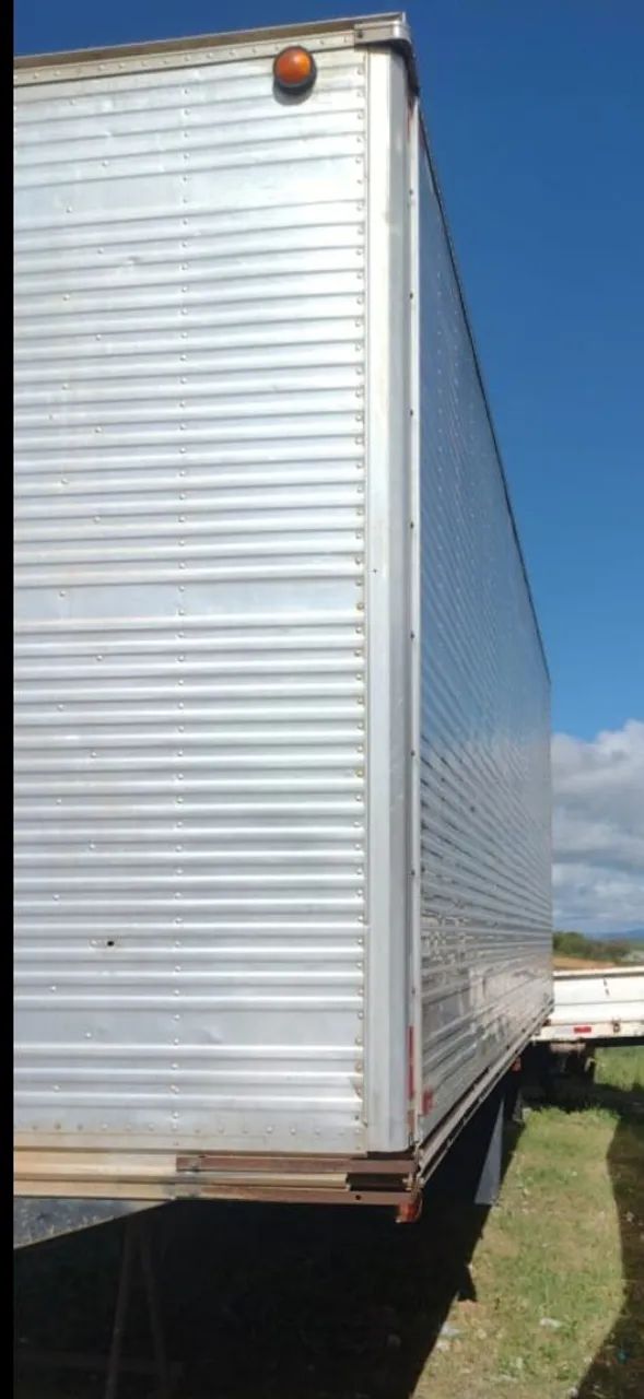 Baú caminhão toco 7m x 2,60m altura - Foto 3