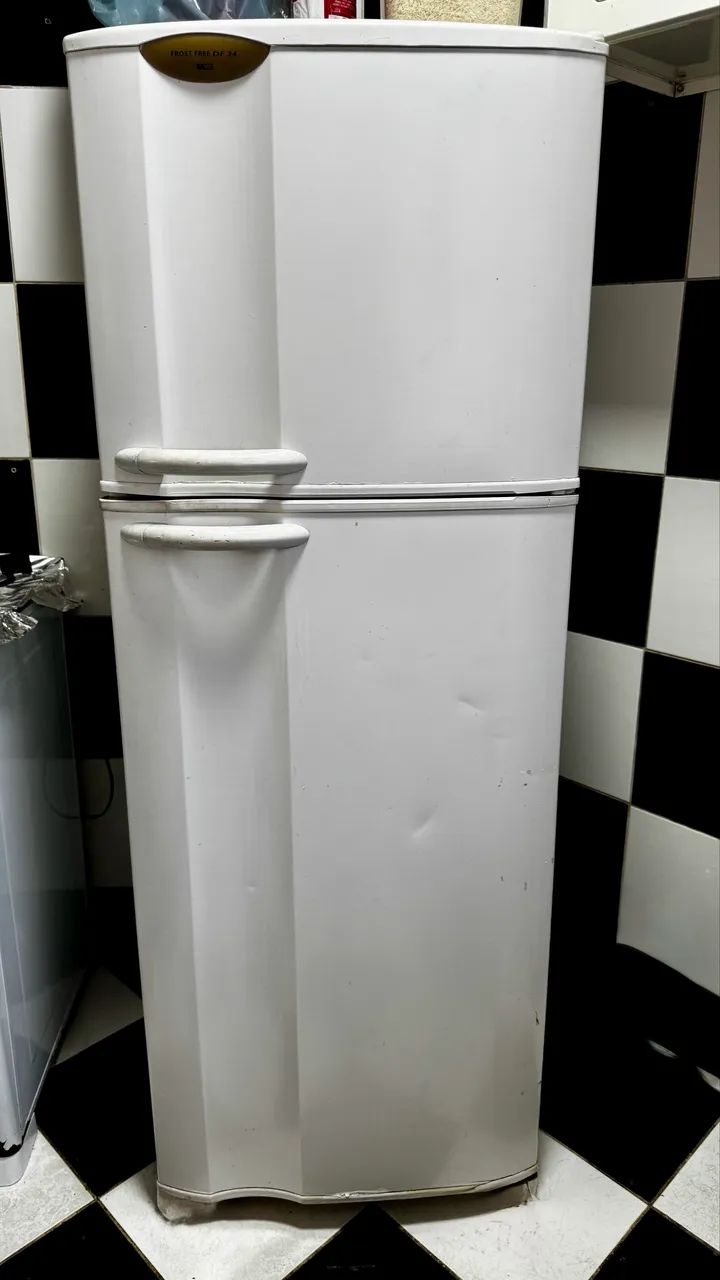 GELADEIRA ELECTROLUX DF34 FROST FREE 127V