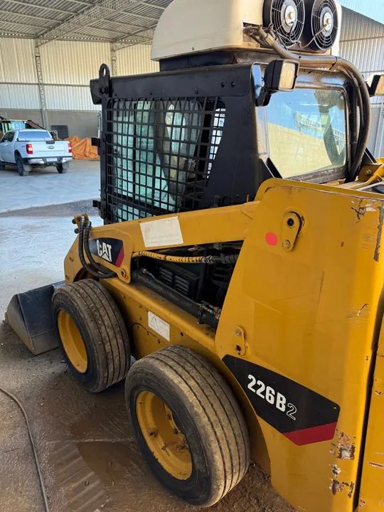 Bobcat Caterpillar 226B - Usado em excelente estado - Foto 3