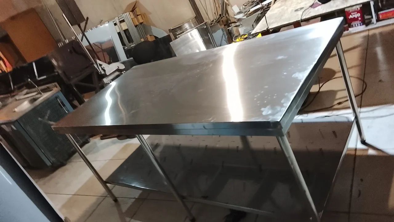 Mesa Inox Industrial com Prateleira - Foto 3