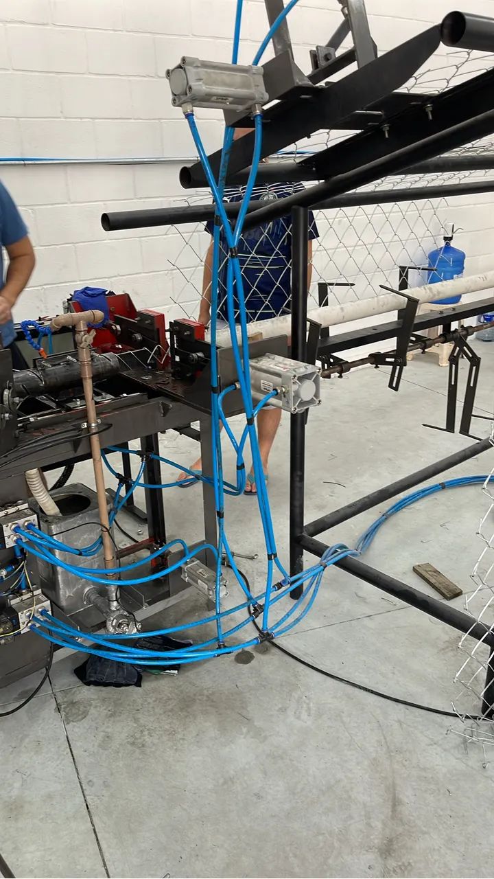 Vende-se máquina Automatica de fabricar tela de alambrado - Foto 2