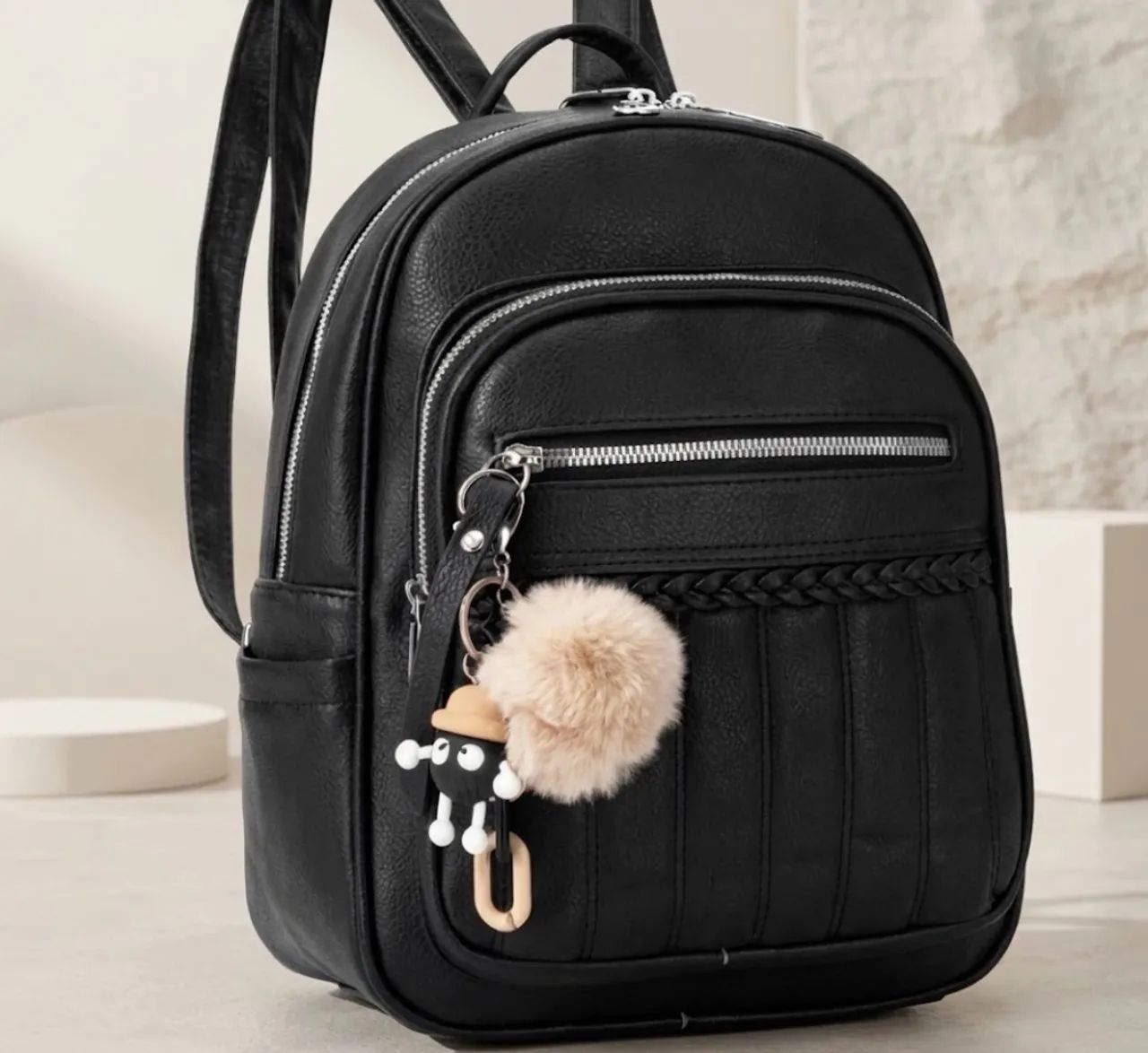 Mochila com forro/ Porta garrafa e chaveiro