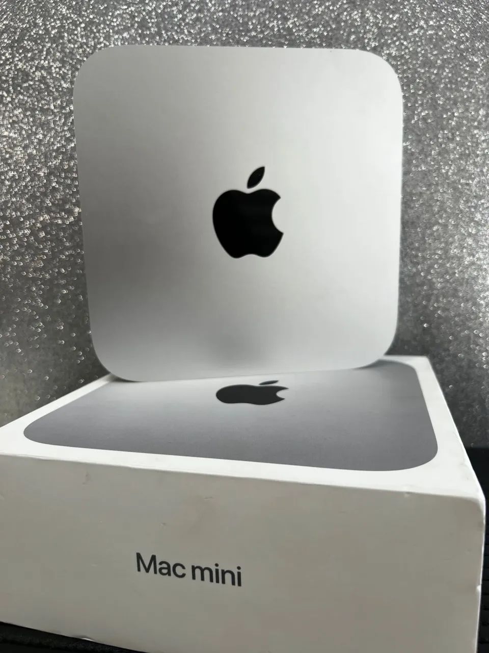 APPLE Mac mini M1 シルバー 8GB/256GB MAC MINI M1 2020 8/256GB SILVER R$2.499 - Computadores e Desktops