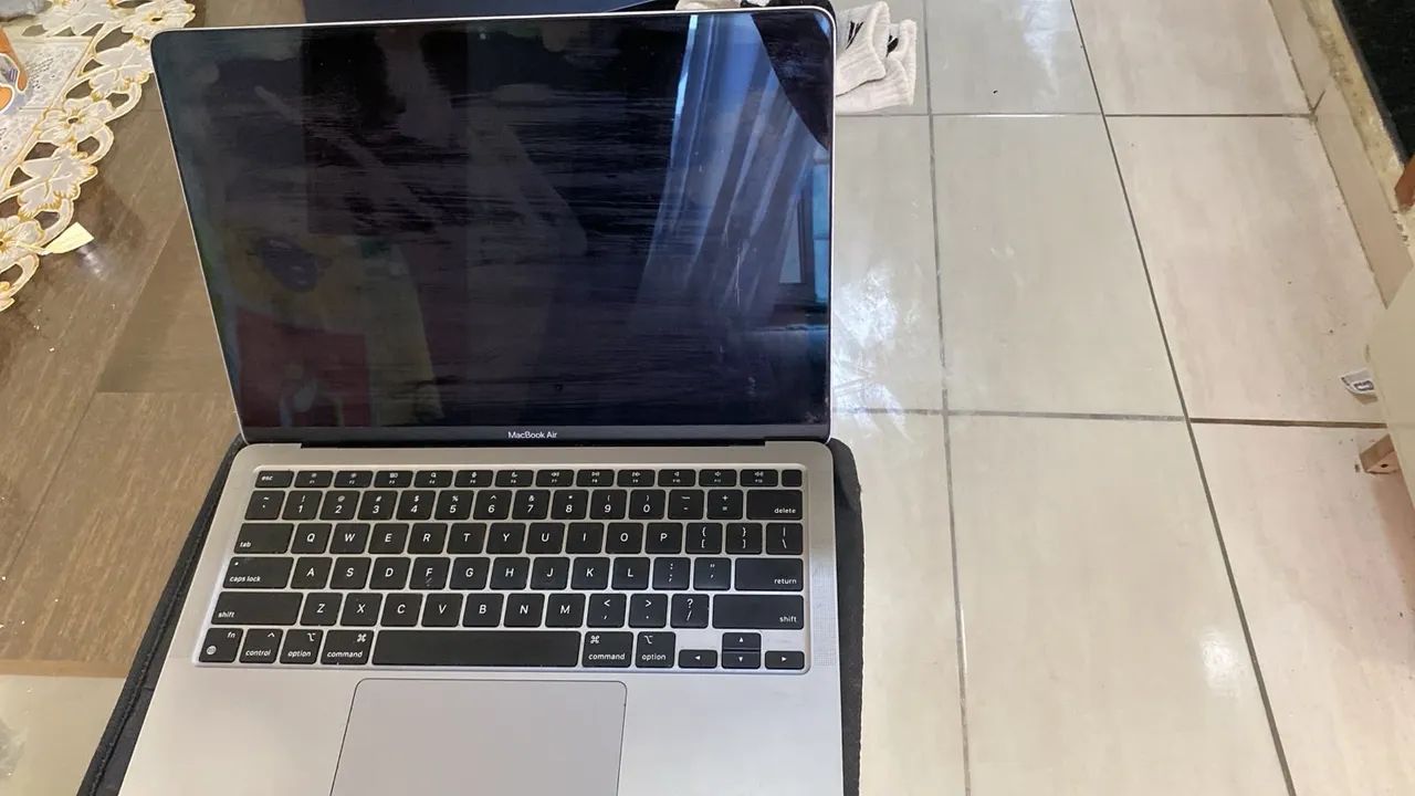 VENDO MACBOOK AIR M1 - 2020  - Foto 2