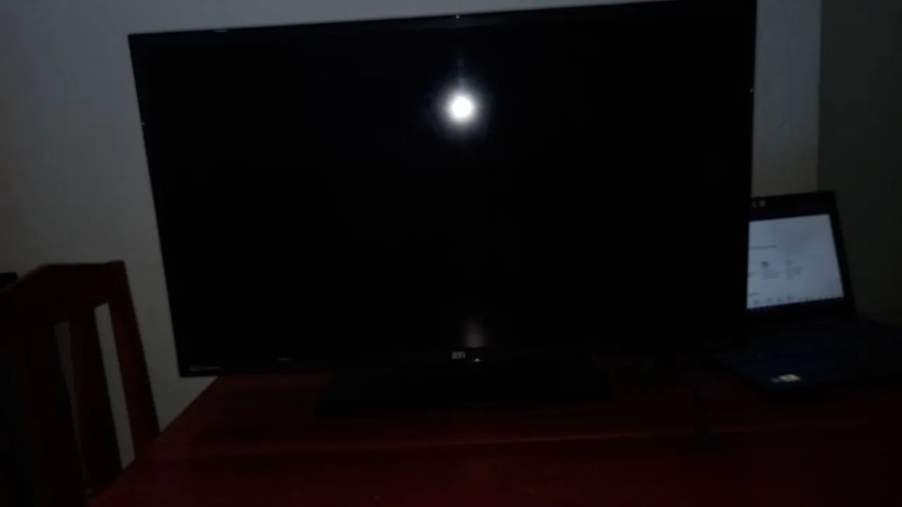 Vendo TV STI 39 polegadas 
