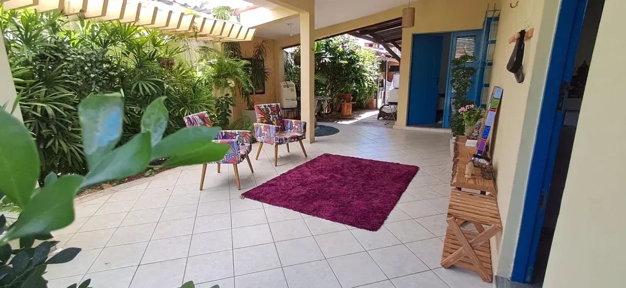 VENDO CASA EM PONTA NEGRA COM PISCINA - Foto 4