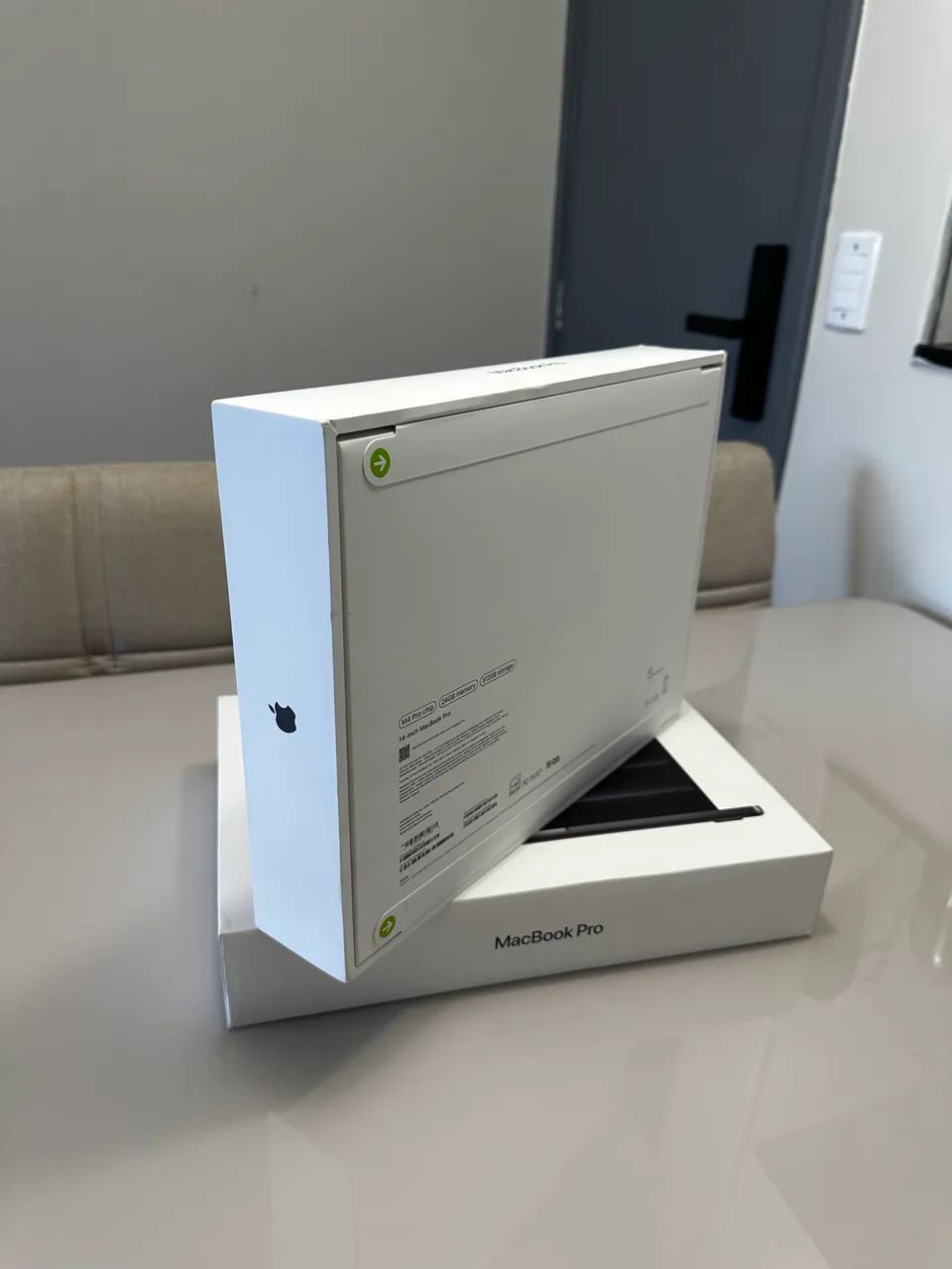 MacBook Pro M4 Pro 24/512Gb 14,2 polegadas - Prata (lacrado) - Foto 2