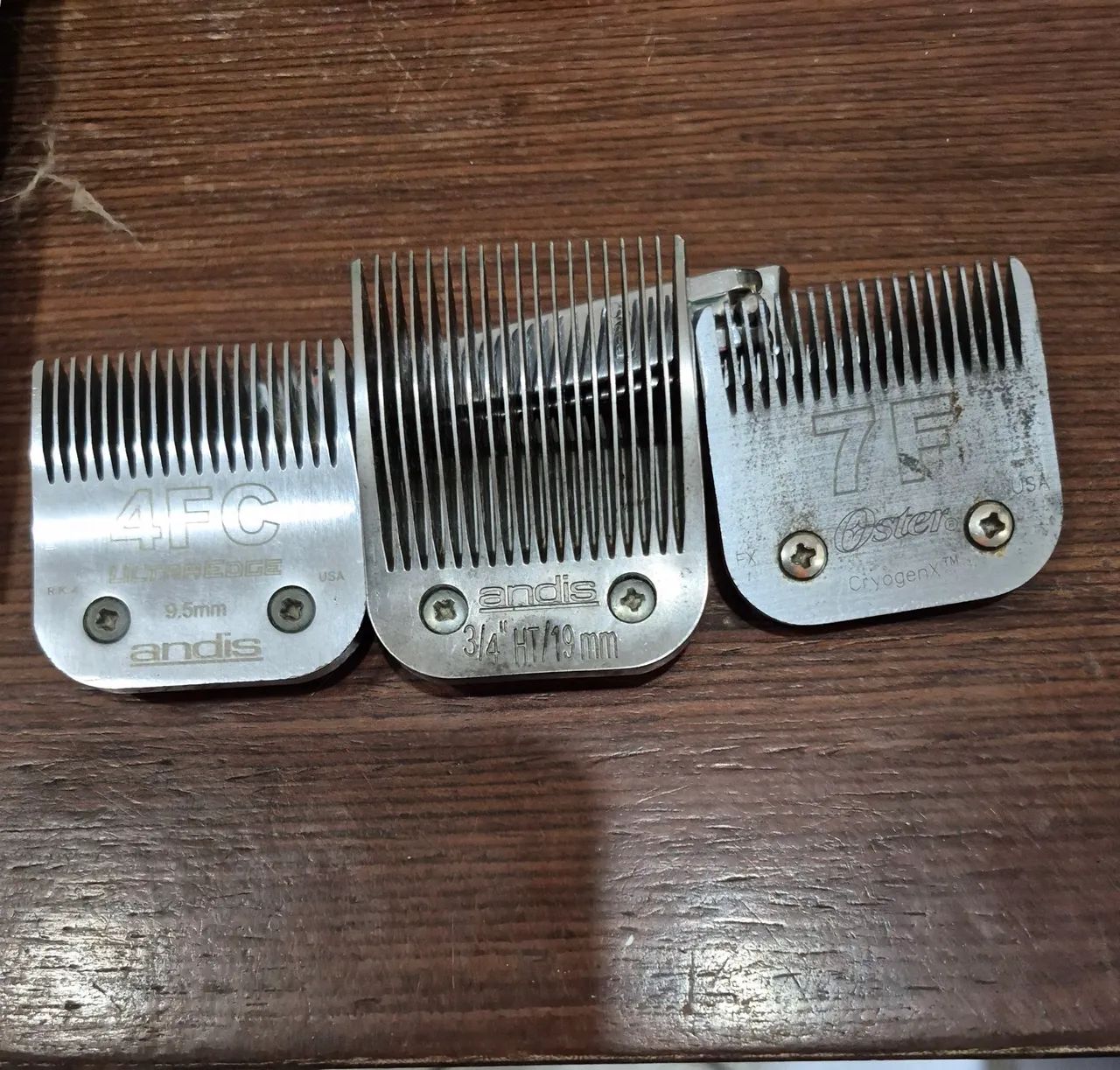 Máquina de tosa Andis 220v e 3 lâminas - Foto 2