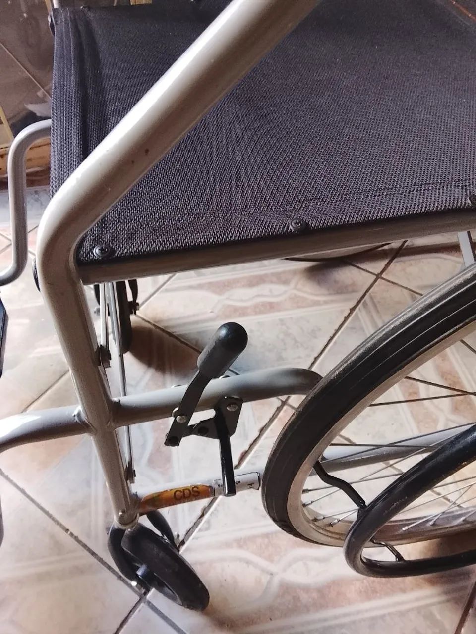 Cadeira de rodas nova oportunidade  - Foto 3
