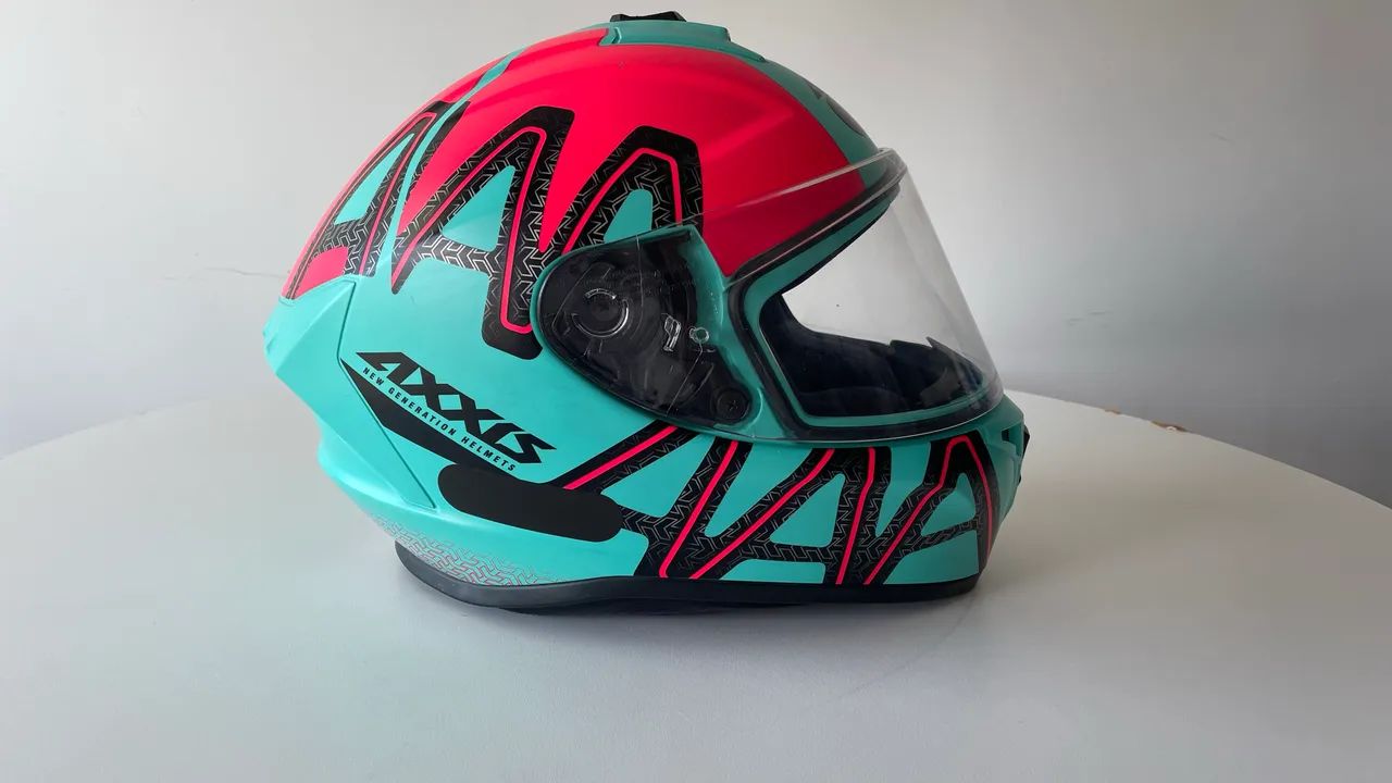 Capacete Axxis Tamanho 56 - Bom Estado de Conservação - Peças para