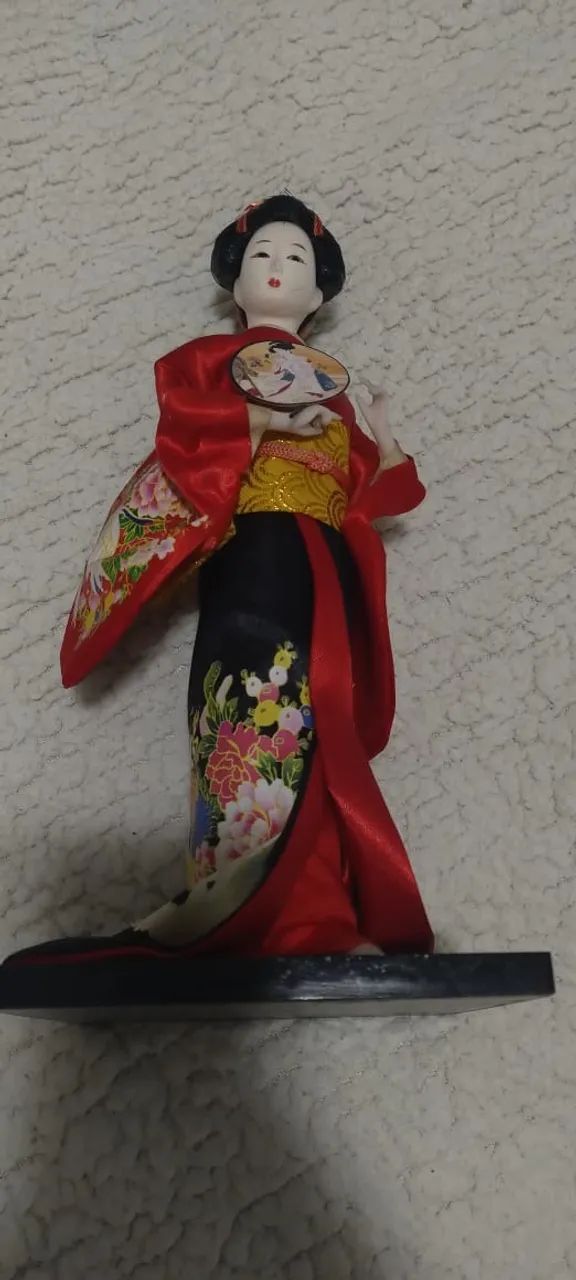 Boneca japonesa gueixa em perfeito estado. - Foto 2