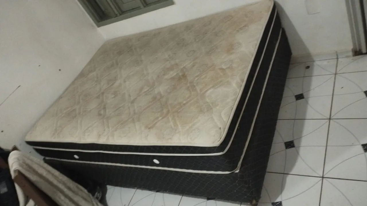 Cama Box Queen