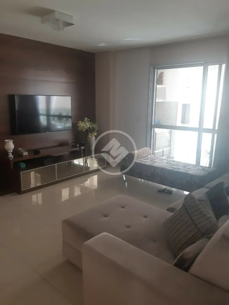 3 Suítes  1 Dormitório ou home oficce com moveis e ar condicionado  Lavabo Sala ampla com  - Foto 2