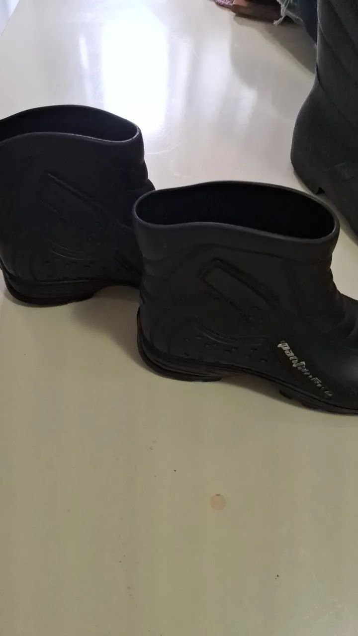 Capa de chuva e bota  - Foto 2