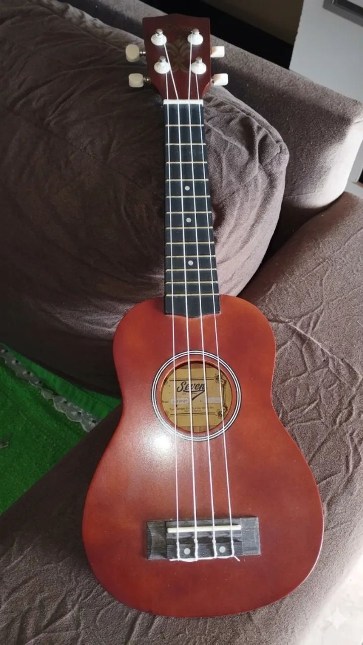 Ukulele Seven Castanho com Capa