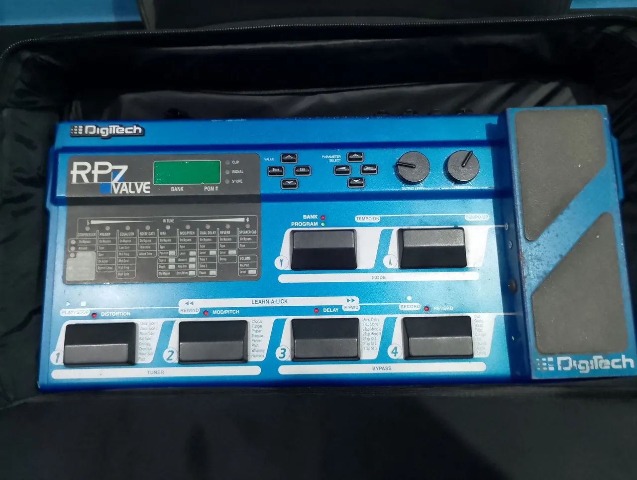Pedaleira digitech RP7 Valve  com Bag AVS acolchoado