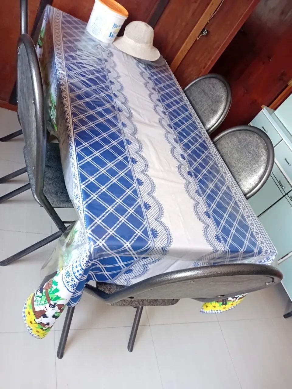 Conjunto de mesa em granito com 6 cadeiras