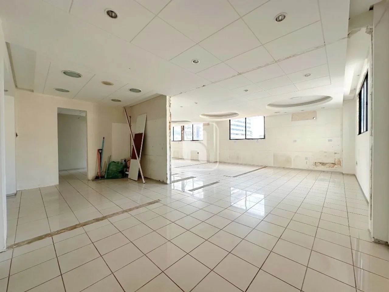 SALA COMERCIAL NA PRINCIPAL DE TAMBAÚ - Foto 3