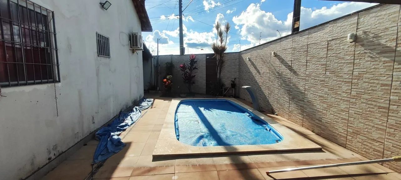 Casa com piscina + Energia Solar