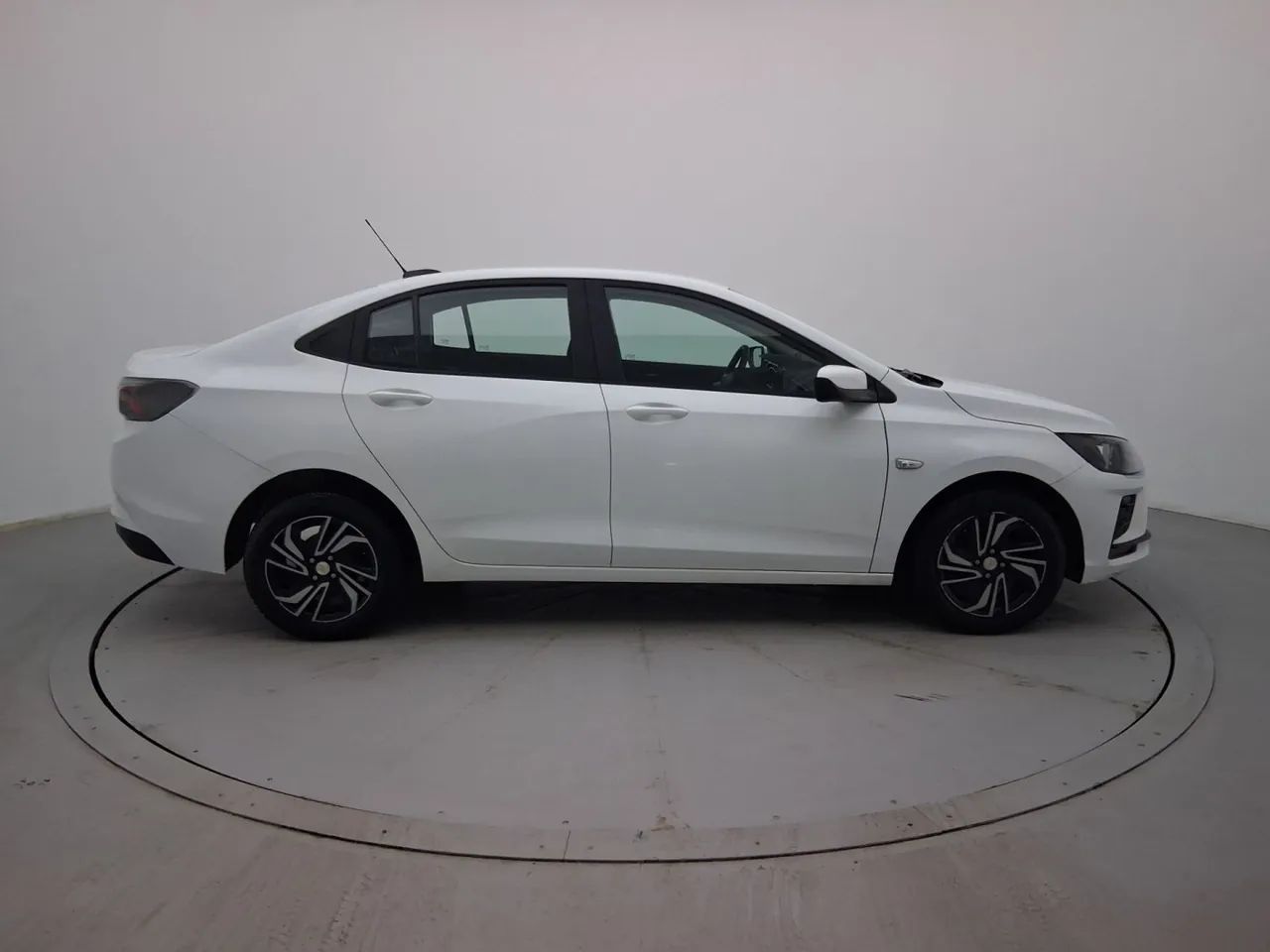 Chevrolet Onix Activ 1.4 8V Flex Aut. 4P, foto 6 de 18