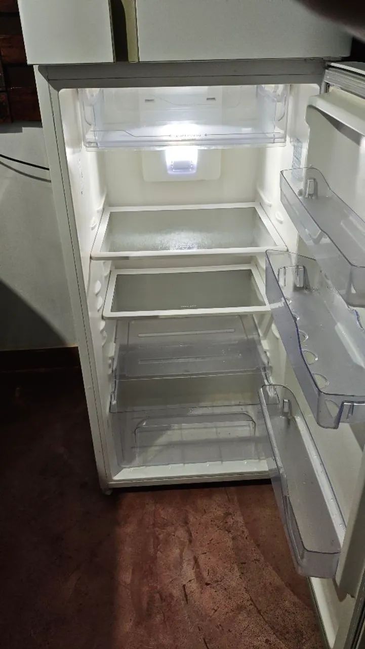 Geladeira Electrolux DFN41 - Excelente Estado - Foto 3