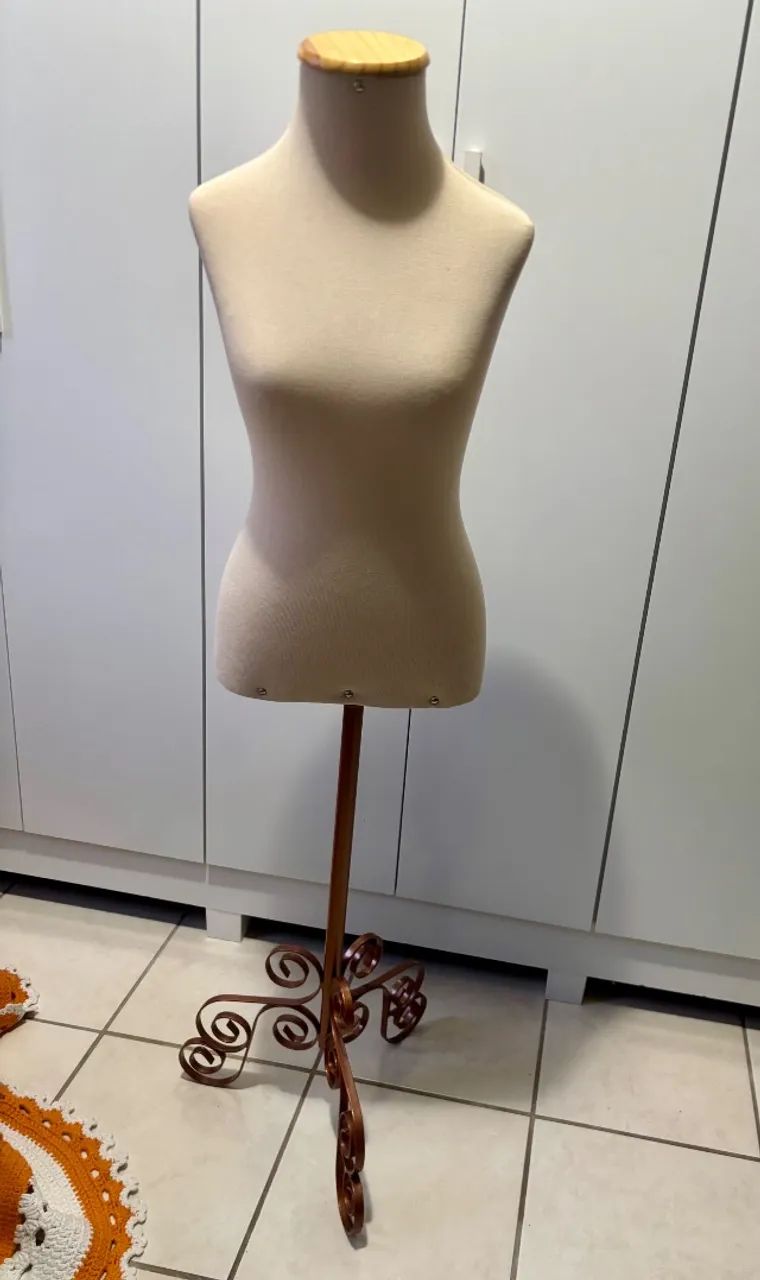 Manequim com pedestal - Foto 3