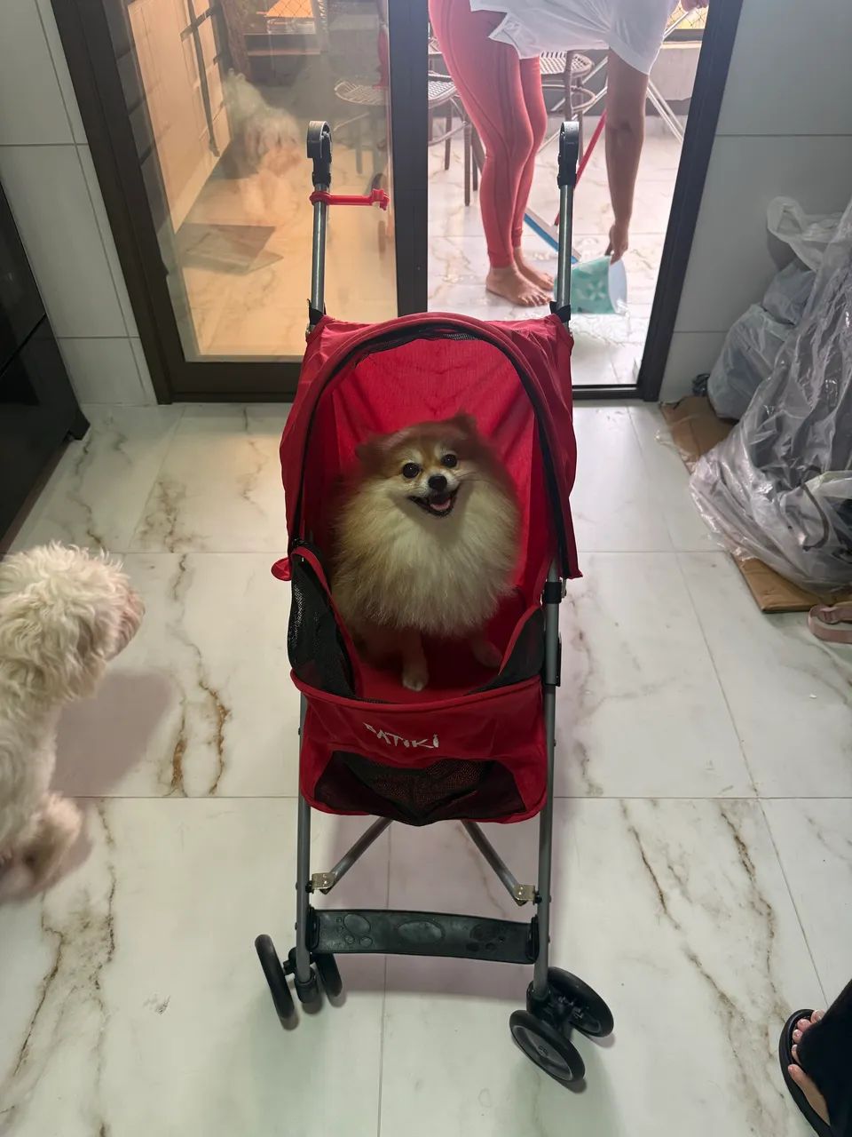 Carrinho de passeio PET BATIKI vermelho