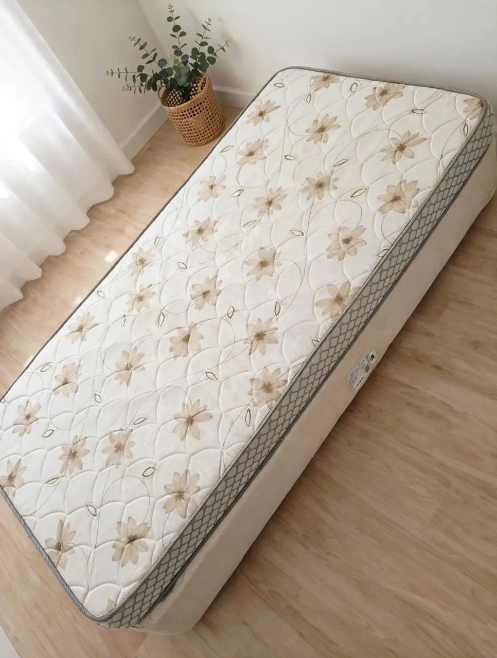 Cama box solteiro usada bom estado
