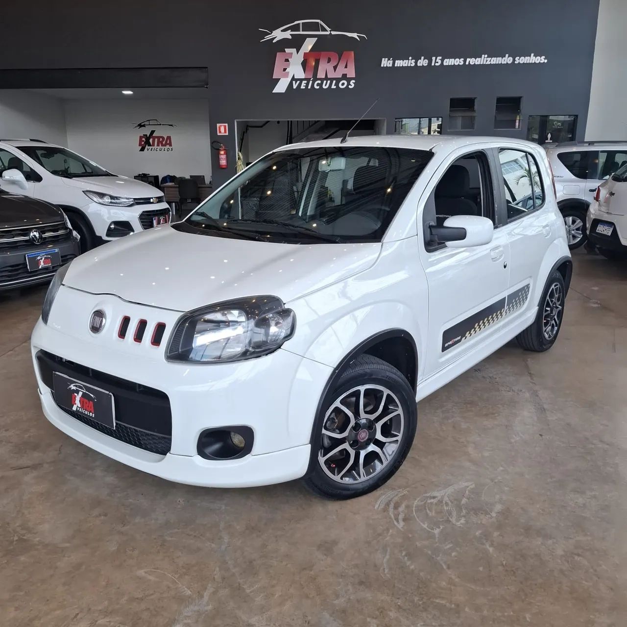 Fiat Uno Sporting 1.4 EVO Fire Flex 8V 4P 2014 - Foto 2