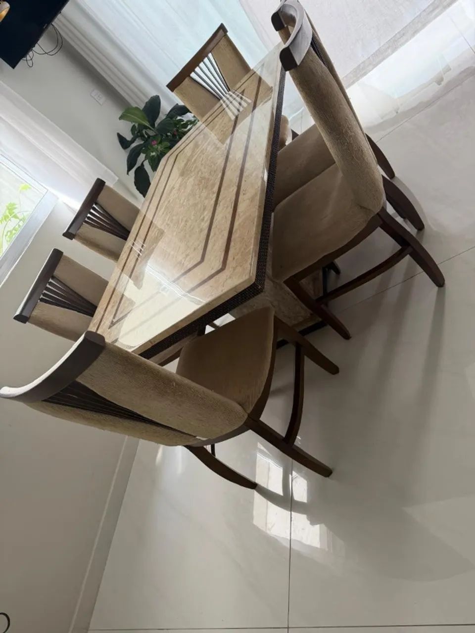 Mesa de mármore com 6 cadeiras - Foto 3
