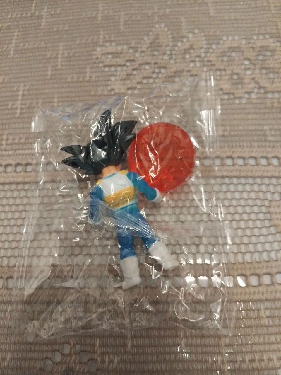 Goku com a roupa de treinamento de 7 a 8 cm - Foto 2