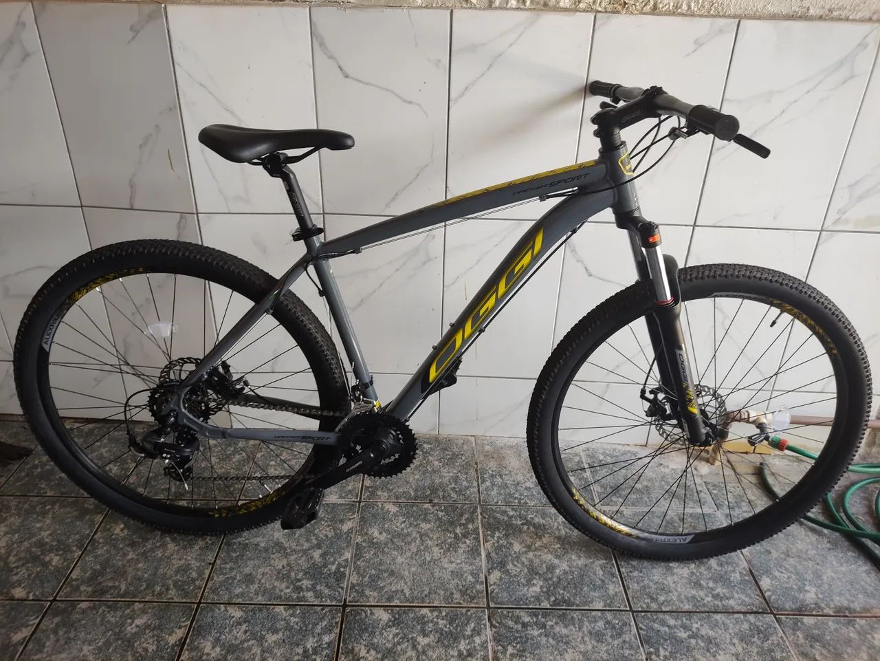 Bicicleta Oggi Hacker Sport 