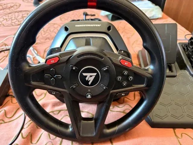 Volante Thrustmaster T128 Force Feedback para PS5 e PC - Foto 3