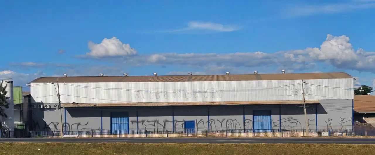 Galpão Logístico com 1.900m² A.C. pé dir 8 mts, Docas, escritórios, em Terreno de 6300m² n
