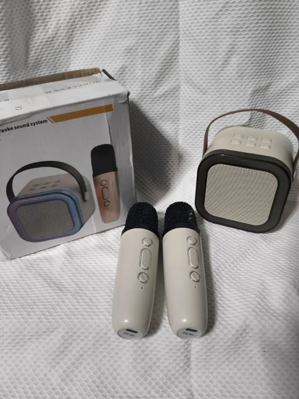 Caixinha Som Bluetooth Karaokê 2 Microfones Cor Bége Led - Foto 5
