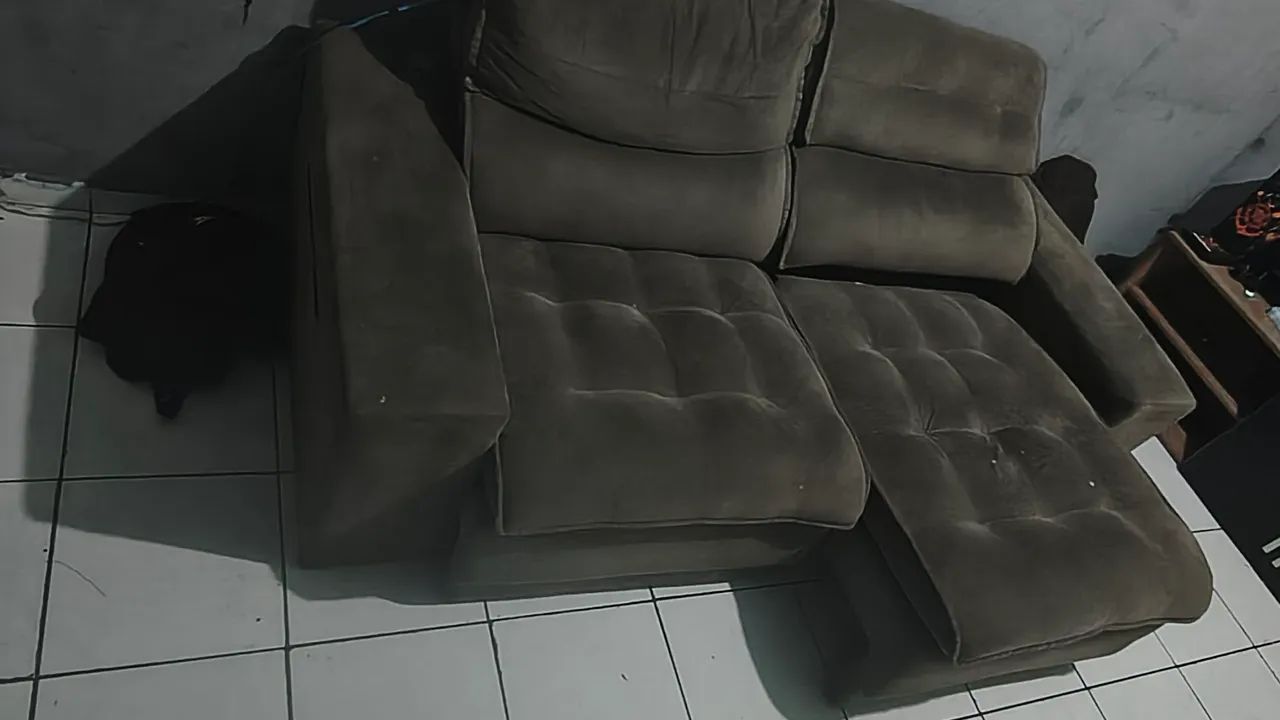 Vendo um sofá de 2 Metros  - Foto 2