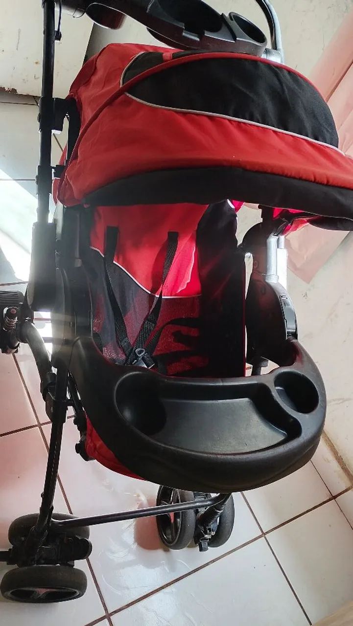 Vendo um carrinho de bebe pra vim buscar  - Foto 2