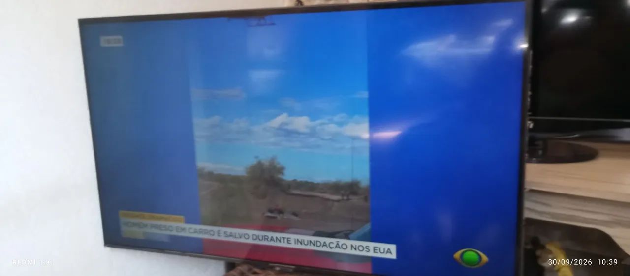 TV Samsung 43 polegadas funcionando perfeitamente esmart  TV não tem o controle tinha a an - Foto 2