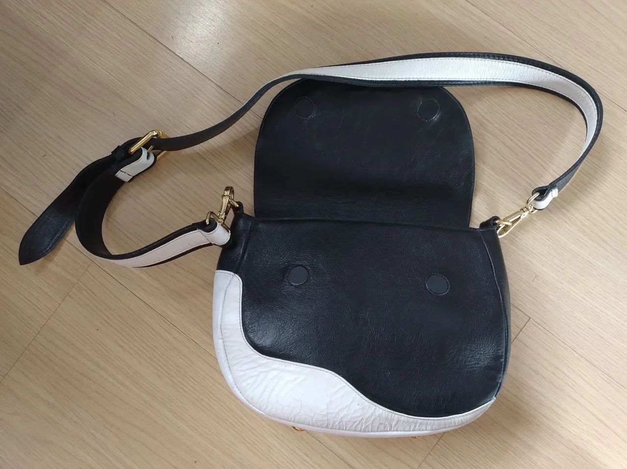 Bolsa de Couro  grife "Maria Dolores", super nova - Foto 3