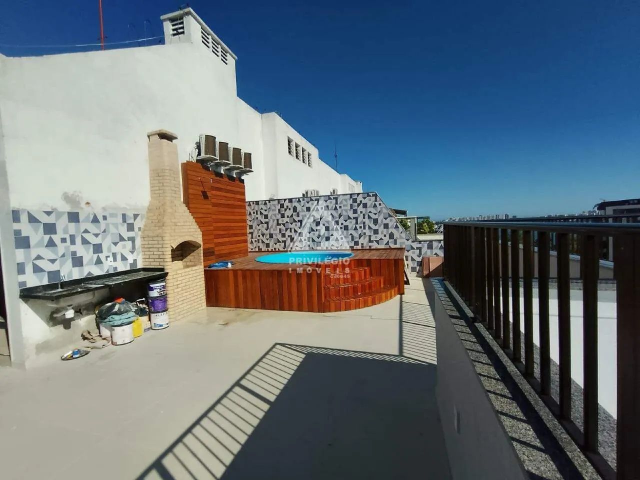 COBERTURA DUPLEX LOCALIZADA NO RIO 2 , 4 QUARTOS COM PISCINA 171º