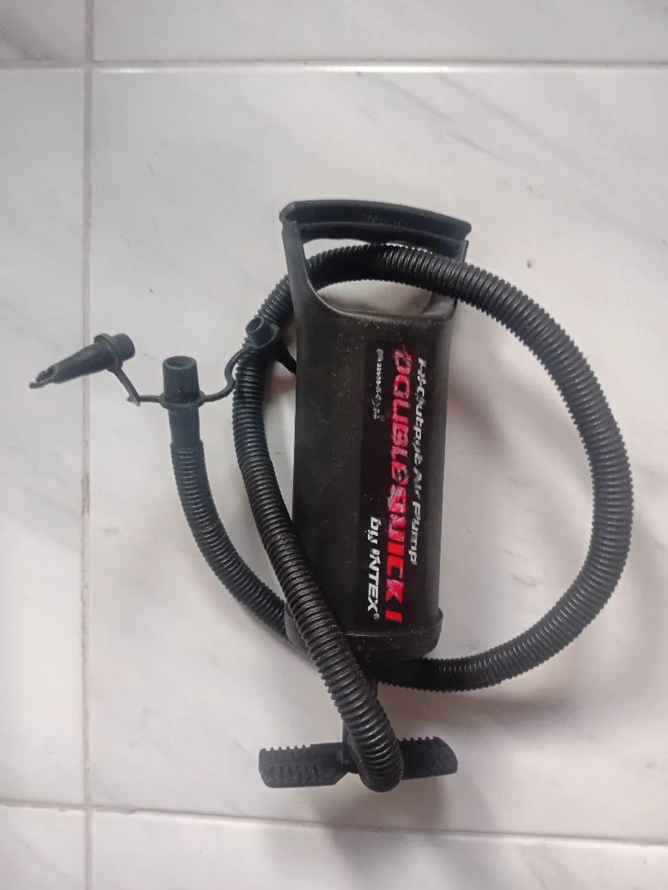 Colchão inflável + bomba para encher - Foto 2