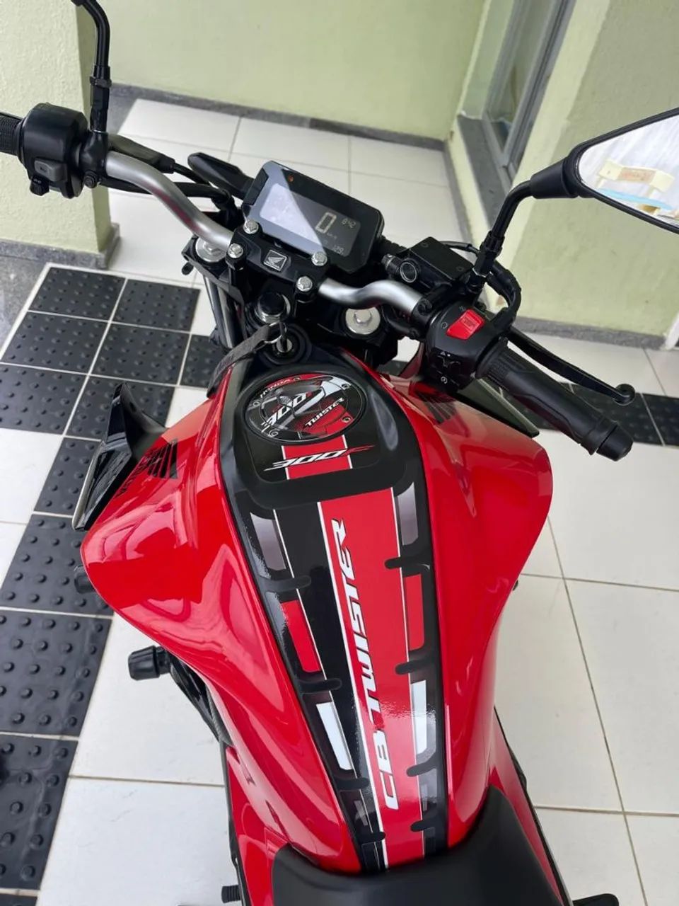 Moto CB twister 300f com abs - Foto 3